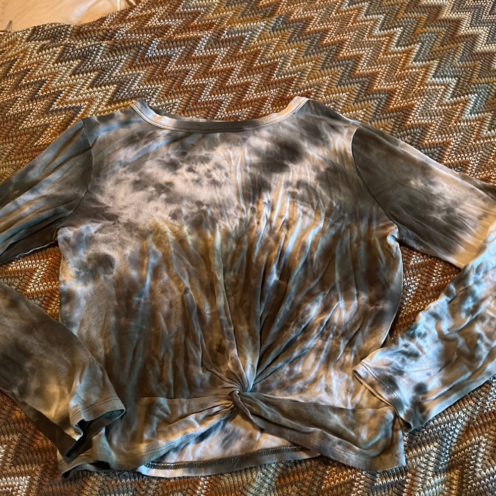 Green/ white tye dye workout shirt